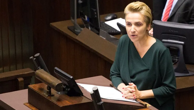 Konkretna odpowiedź na opowieści posłanki .Nowoczesnej. Te słowa "sprowadzą ją na ziemię"