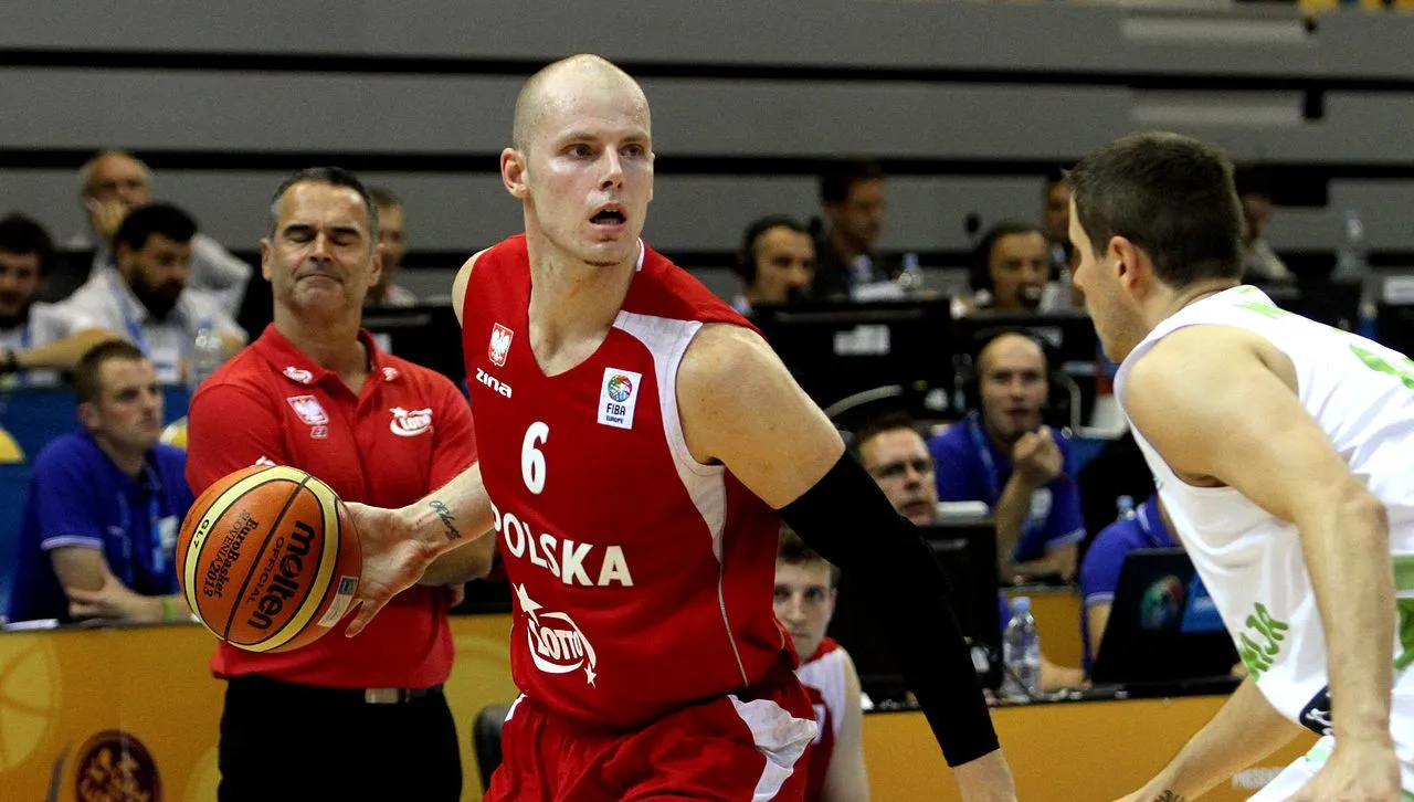 Polski koszykarz w lidze chińskiej. Maciej Lampe wyrabia sobie markę za Wielkim Murem
