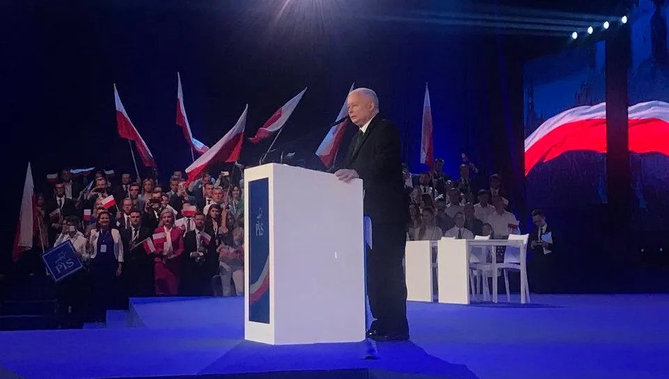 Będziemy srożyć się i rozliczać tam, gdzie dochodzi do ludzkiej krzywdy - CAŁE przemówienie prezesa PiS