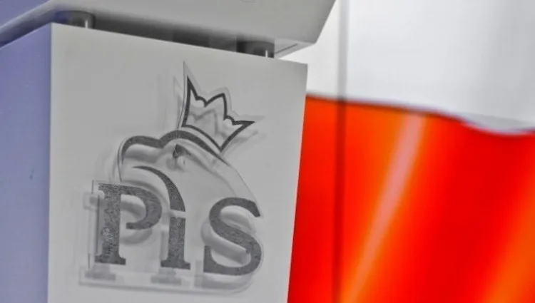 Rekordowe listy PiS - ponad 33 tysiące kandydatów. Wśród nich blisko setka na prezydentów miast
