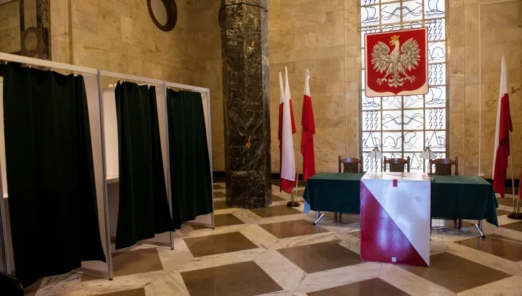 Na kogo zagłosują Polacy w niedzielnych wyborach? PiS ma powody do zadowolenia
