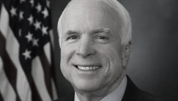 John McCain, Alfie Evans, Charles Aznavour... Odeszli w minionych 12 miesiącach na świecie