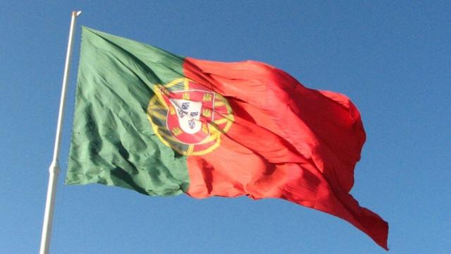 flaga Portugalii - zdjęcie symboliczne