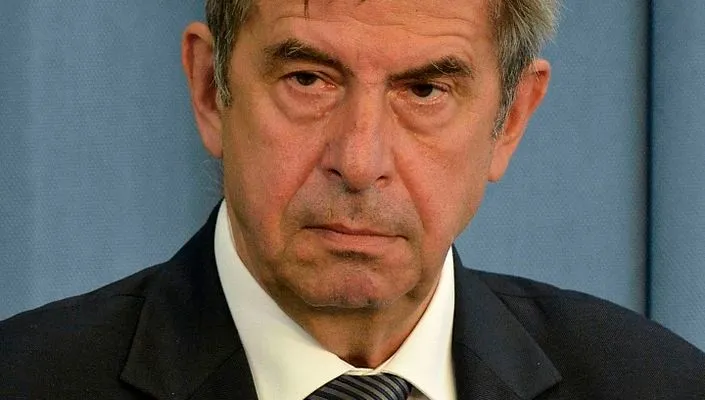 Zoll straszył brakiem demokracji