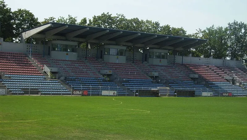 Próbował wnieść na stadion pirotechnikę