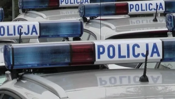 Złodziej próbował przejechać policjanta!