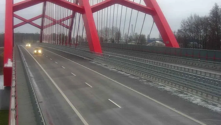 Wszystkie drogi krajowe są przejezdne, na niektórych jest ślisko