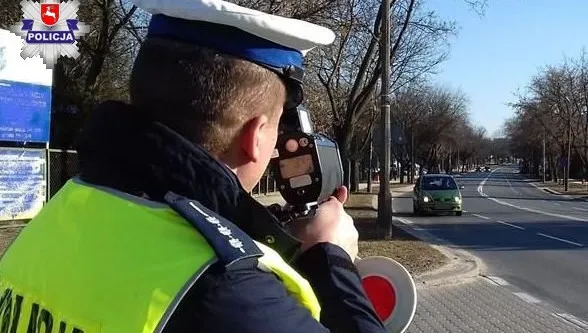  Rodziny się nie wybiera? Pirat drogowy udawał własnego... brata