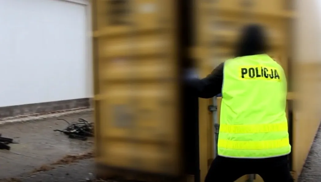 Akcja polskiej policji w Rotterdamie. Cios w gang złodziei aut [WIDEO]