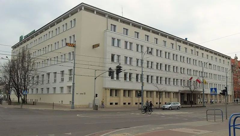 Urzędniczka Adamowicza oskarżona