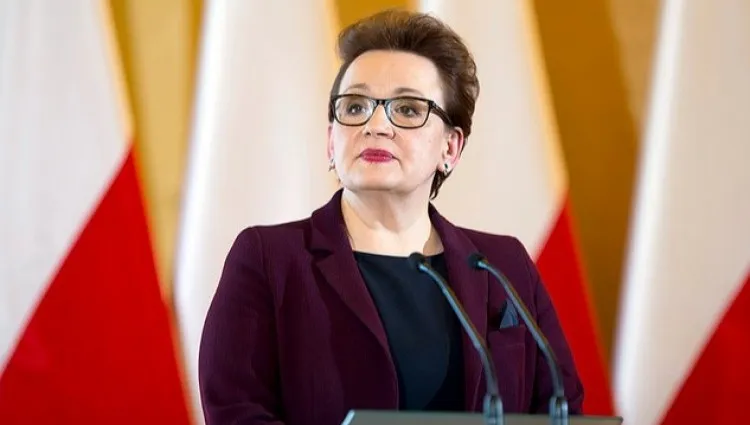 Zalewska odda krew Adamowiczowi. Zachęca młodych do tego samego