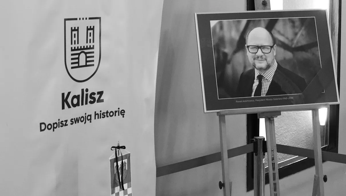 Księga kondolencyjna w kaliskim magistracie