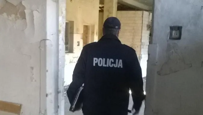 Policjanci podczas mrozów sprawdzali pustostany