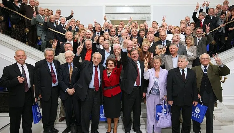 Obchody 4 czerwca wg Michnika i Friszke?