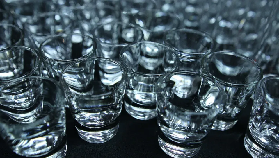 Dziesiątki ofiar trefnego alkoholu