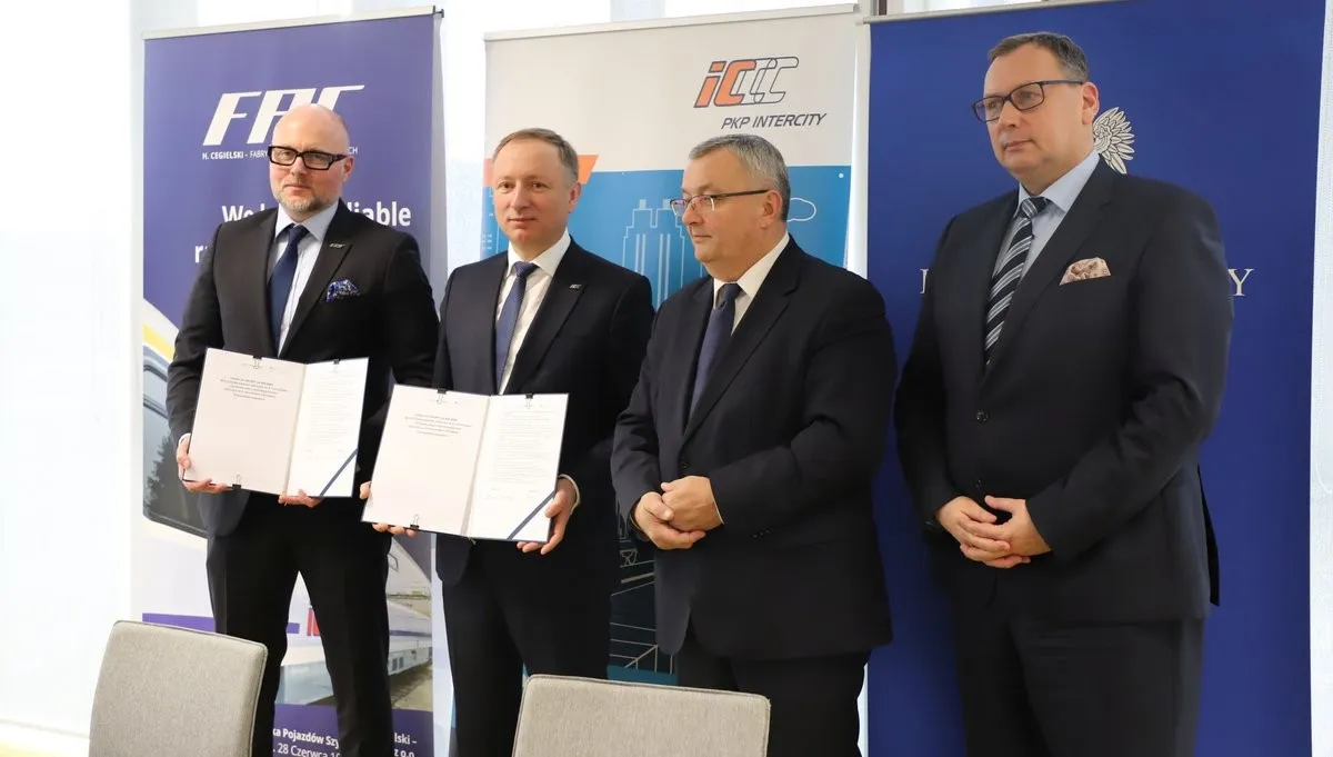 PKP Intercity bierze się za "Warsy"