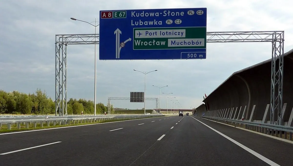 Karambol na AOW. Poważne utrudnienia