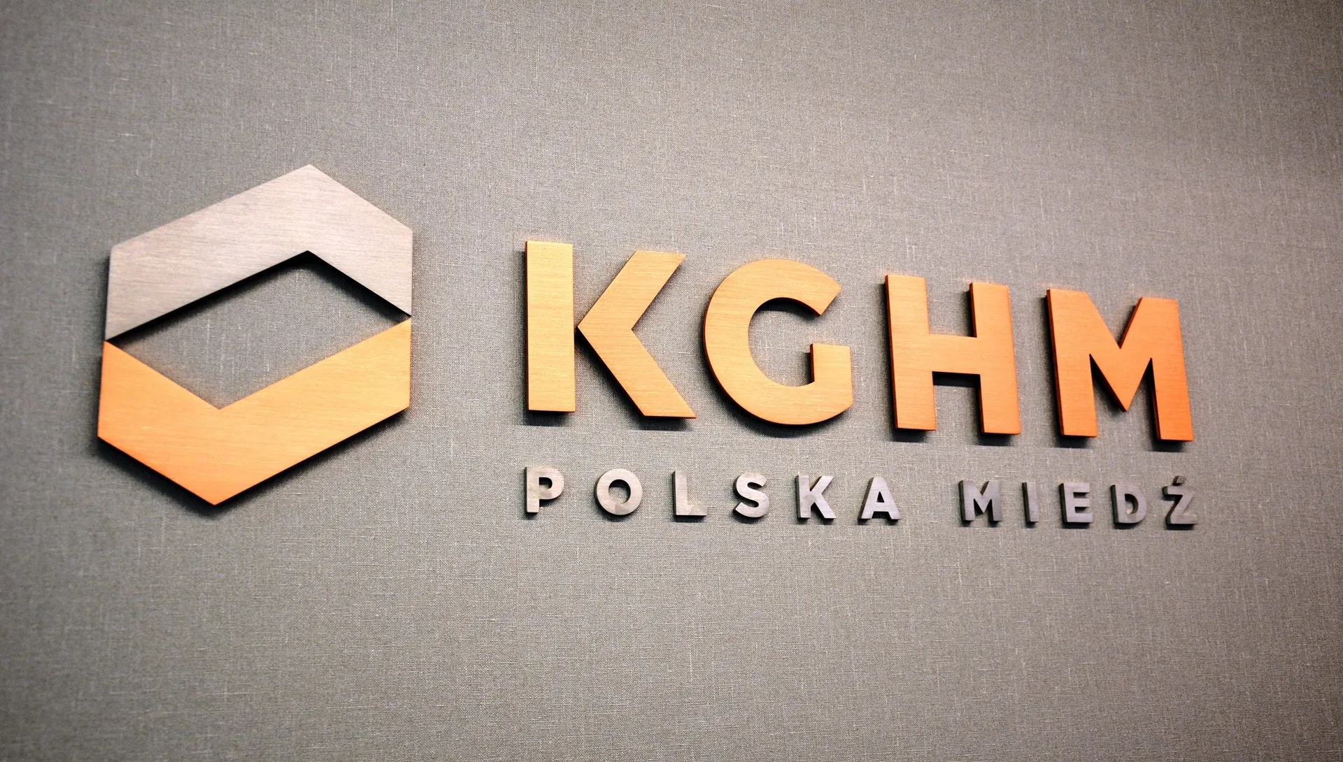 Pokaźny kredyt dla KGHM. Cel - "ogólne cele korporacyjne"