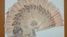 Fałszywi policjanci oszukali dwoje mieszkańców Rawicza