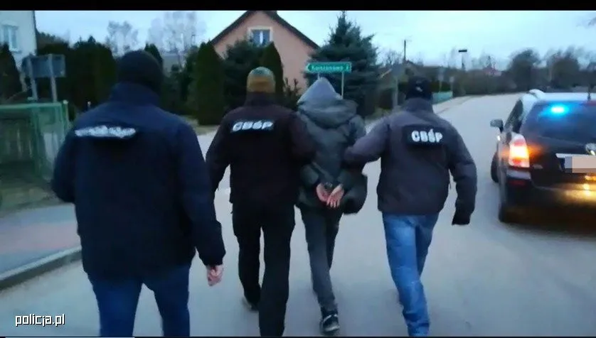 Ojciec Amelki w prokuraturze. Matka dziewczynki już po przesłuchaniu