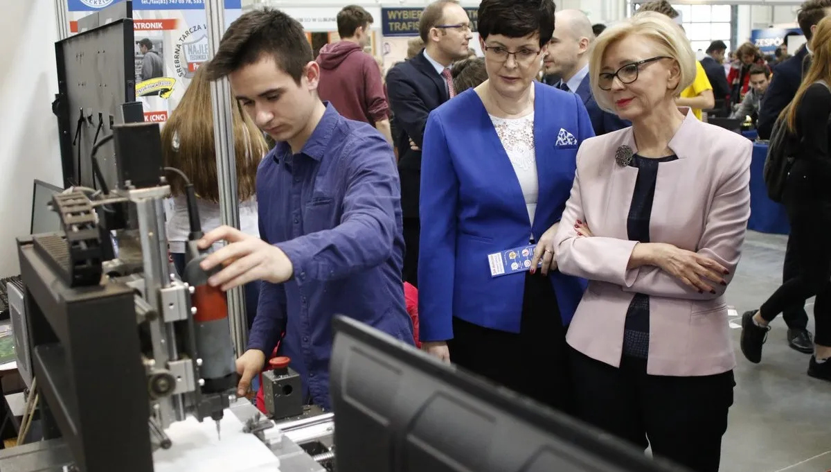 Wiceminister: zawodówki powinny kształcić efektywnie