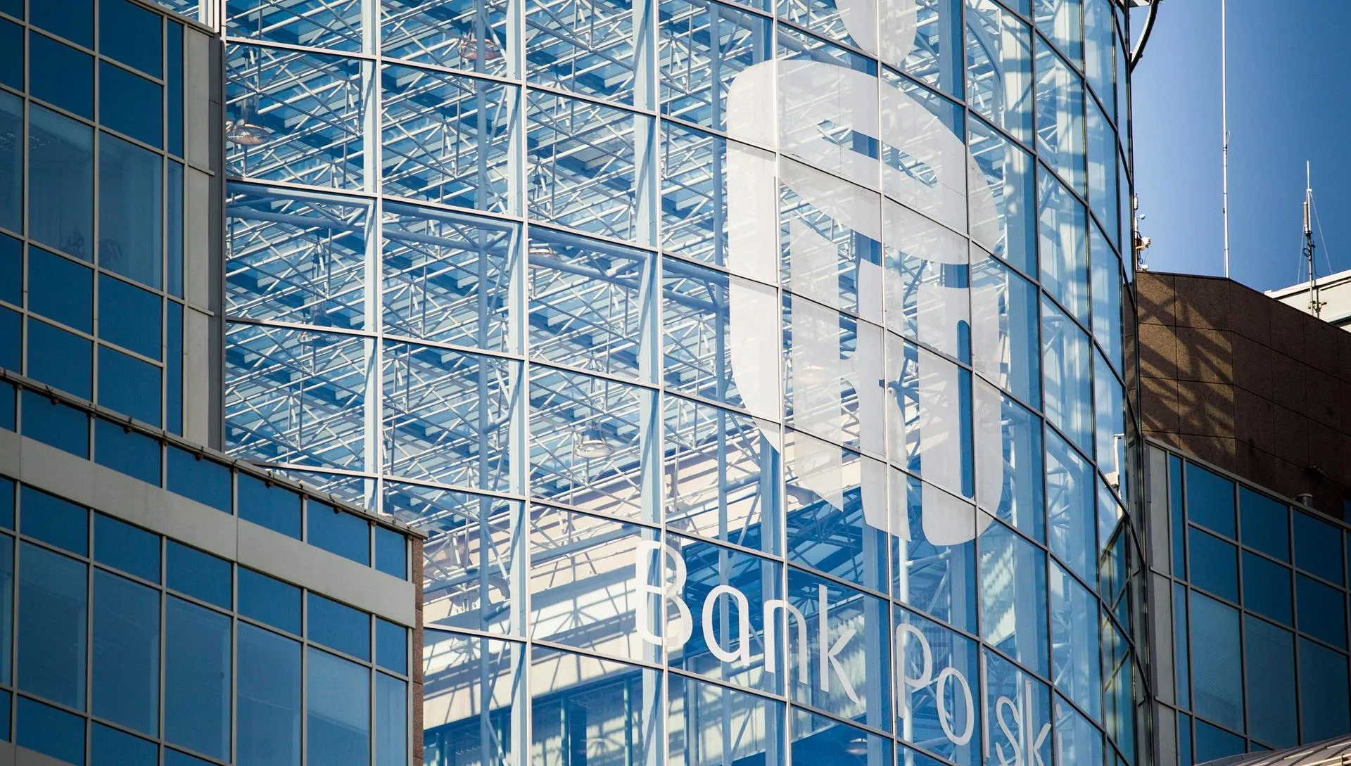 Będzie oddział PKO BP w Londynie na paszporcie europejskim?