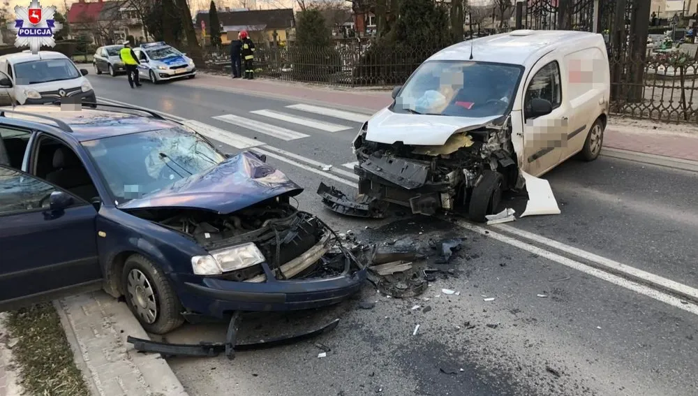 Samochód nagle zjechał na drugi pas. Te zdjęcia dają do myślenia