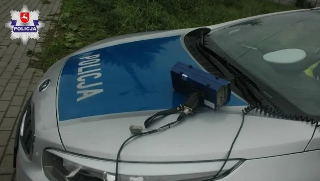 Zobaczył policyjny radiowóz i… wcisnął gaz do dechy