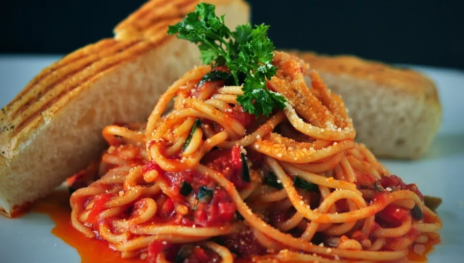 Bolonia przeciwko... spaghetti po bolońsku