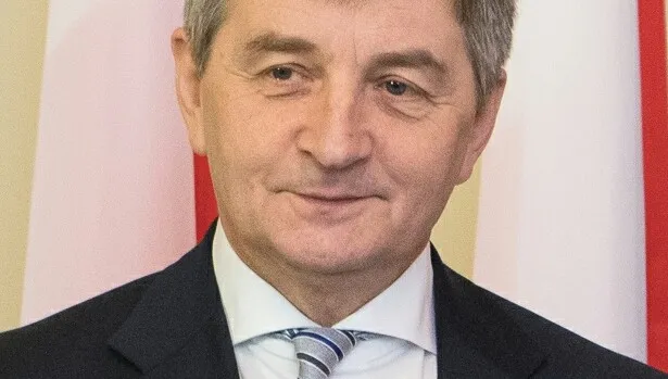 Kuchciński: wspierajmy mniejsze miejscowości