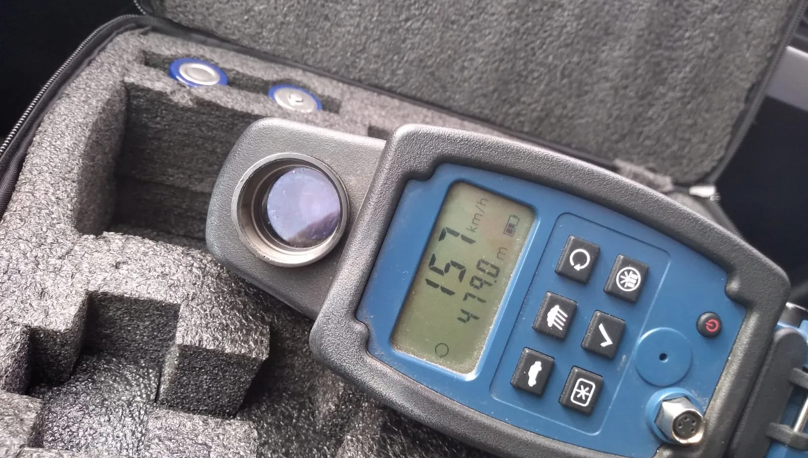 Teren zabudowany, a on pędził 157 km/h!