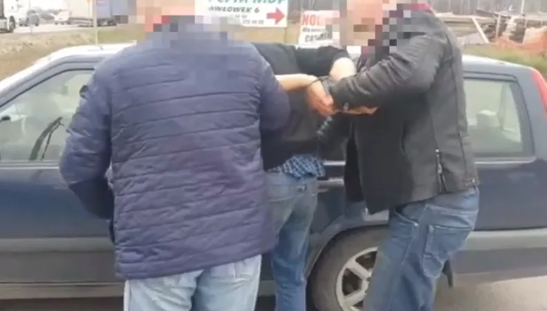 Fałszywy "wnuczek" w rękach policji. Oszukał 80-latkę [WIDEO]