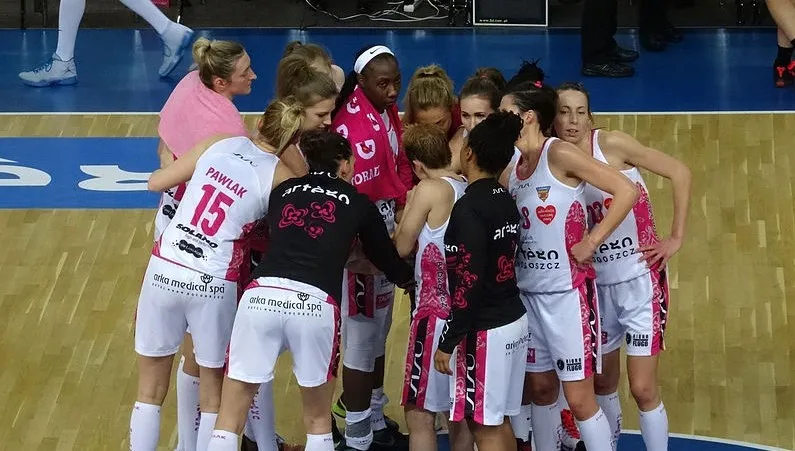 Ekstraklasa koszykarek. Artego - Ślęza 58:66