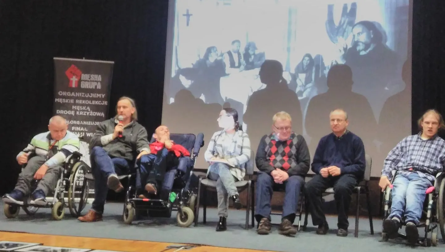 "Hiob" teatru Exit: cierpienie uszlachetnia