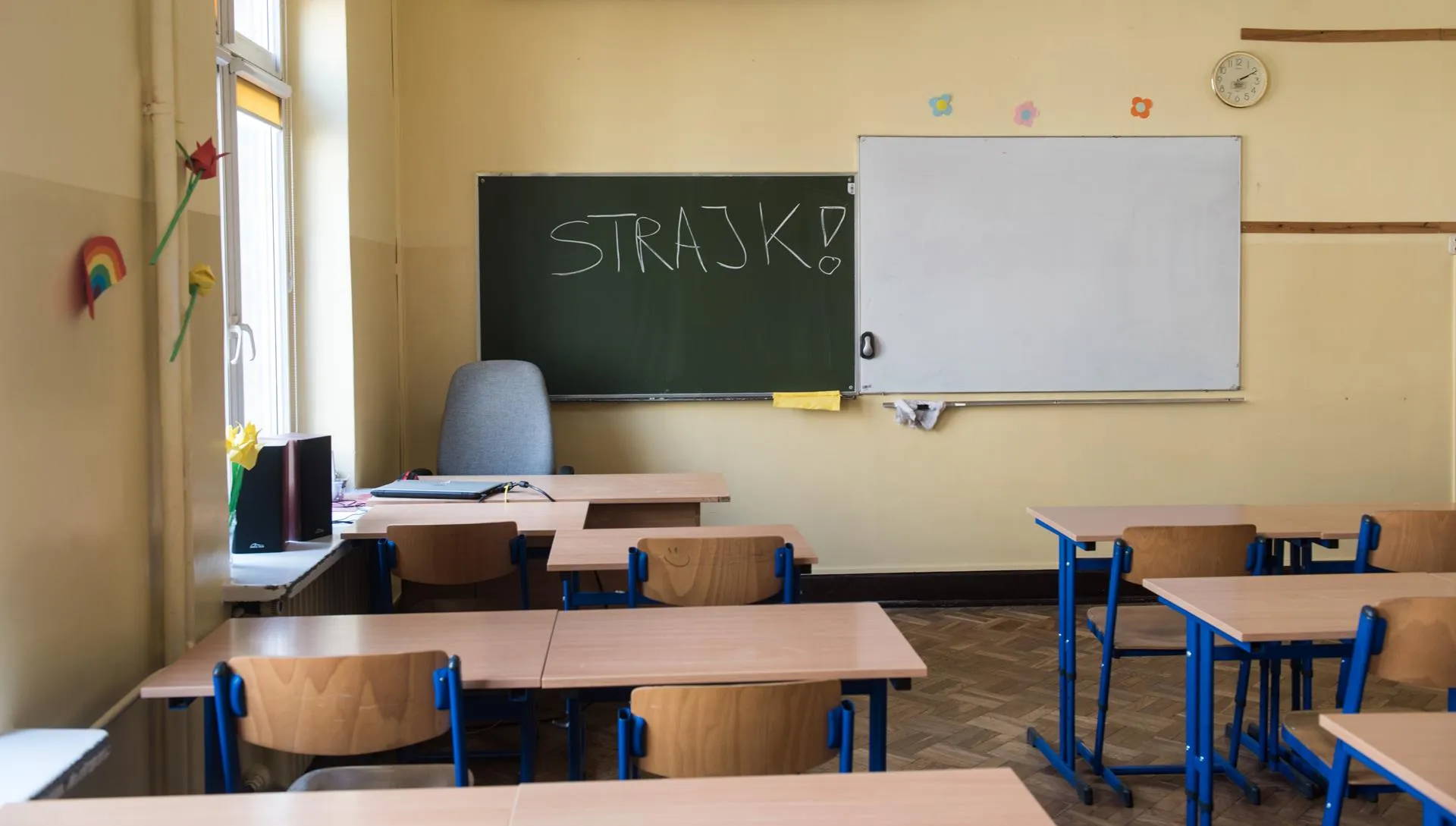 Strajkujący nauczyciele... wyszli na ulice