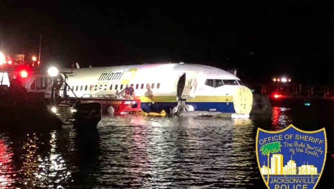Samolot ze 136 pasażerami na pokładzie wpadł do rzeki w Jacksonville na Florydzie