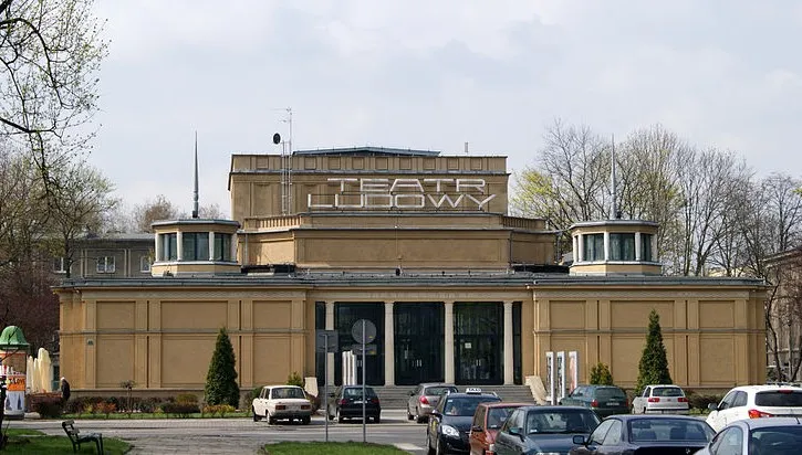 Kraków: spektakl o rodzinnych układach