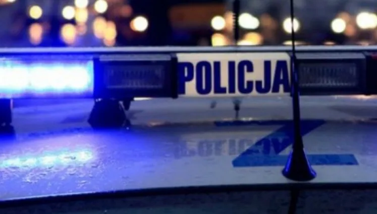 Związał, zakneblował i ukrył 9-letnią dziewczynkę w wersalce. Policja bada szczegóły