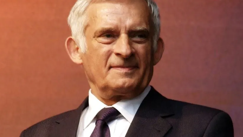 Buzek: nie można straszyć euro