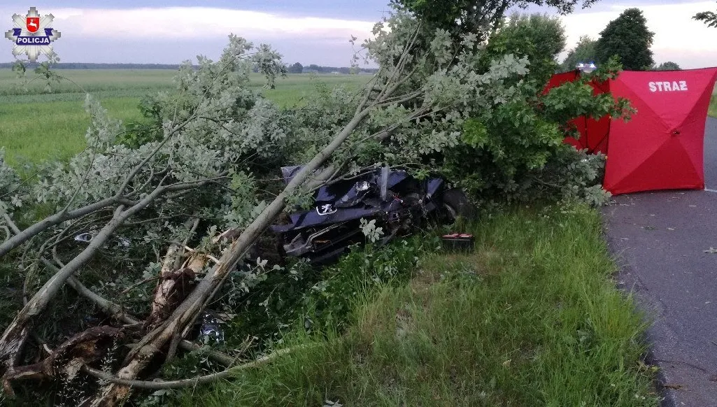 Wypadek podczas wyprzedzania. Rowerzysta zginął na miejscu