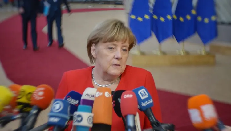 Merkel nie chce, ale Macron by ją poparł