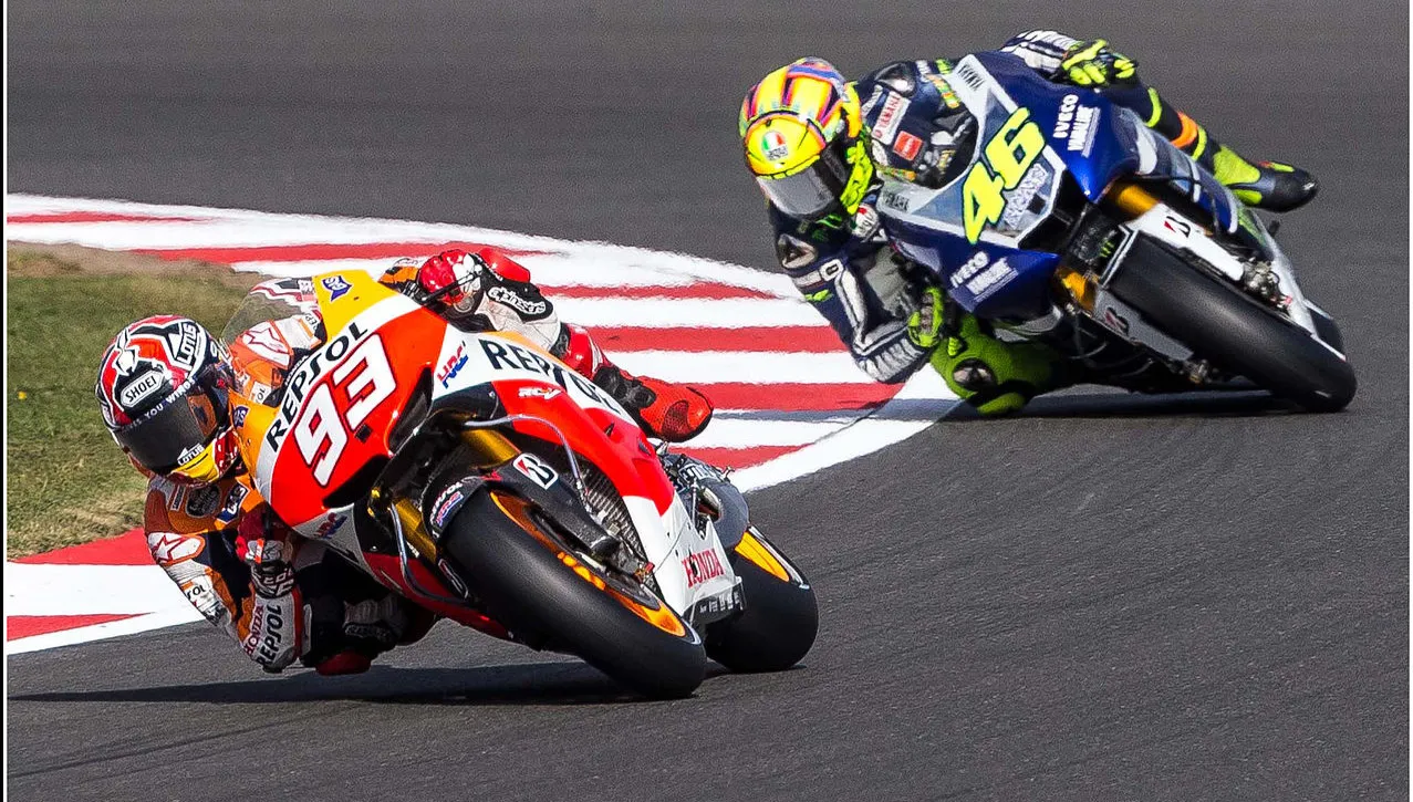 Karambol podczas Moto GP - Jorge Lorenzo wyeliminował siebie i rywali z wyścigu w Katalonii