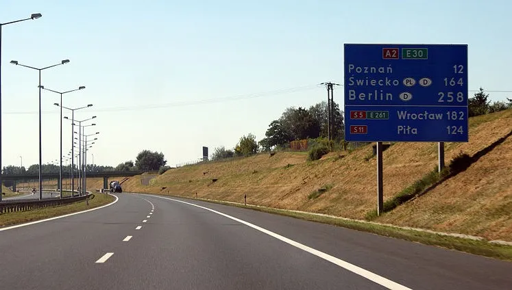 Wznowiono ruch na drodze S11
