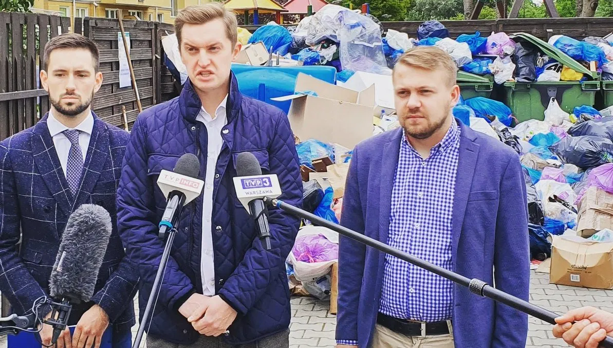 Śmieci zalały Warszawę. Radni PiS apelują o dymisję Olszewskiego