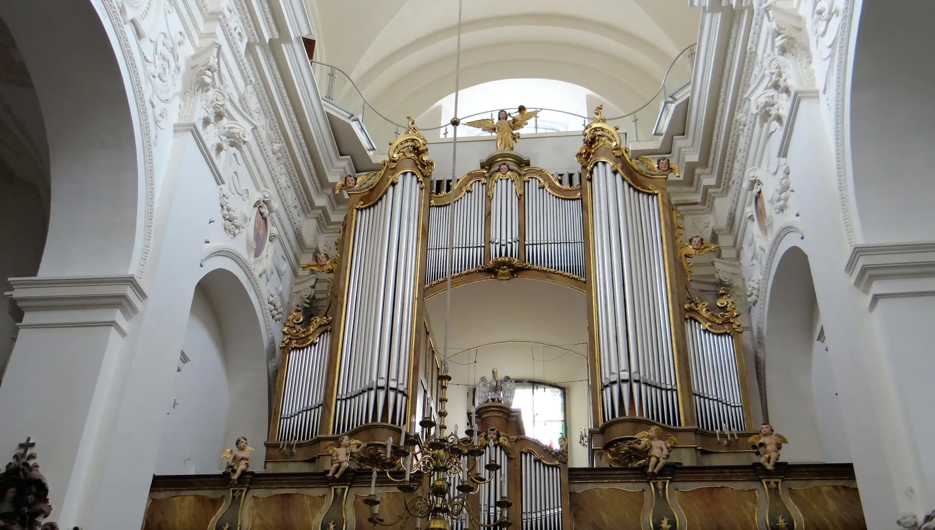 Bazylika katedralna w Łowiczu – „Mazowiecki Wawel” 