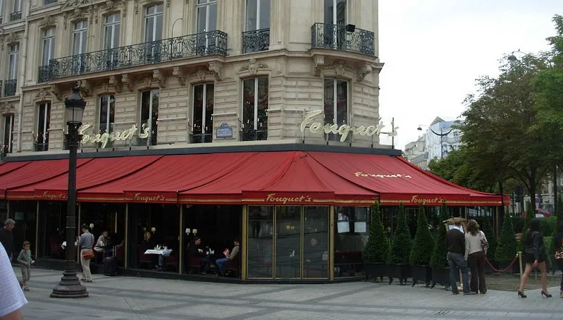 Zniszczyły ją "kamizelki", znów działa