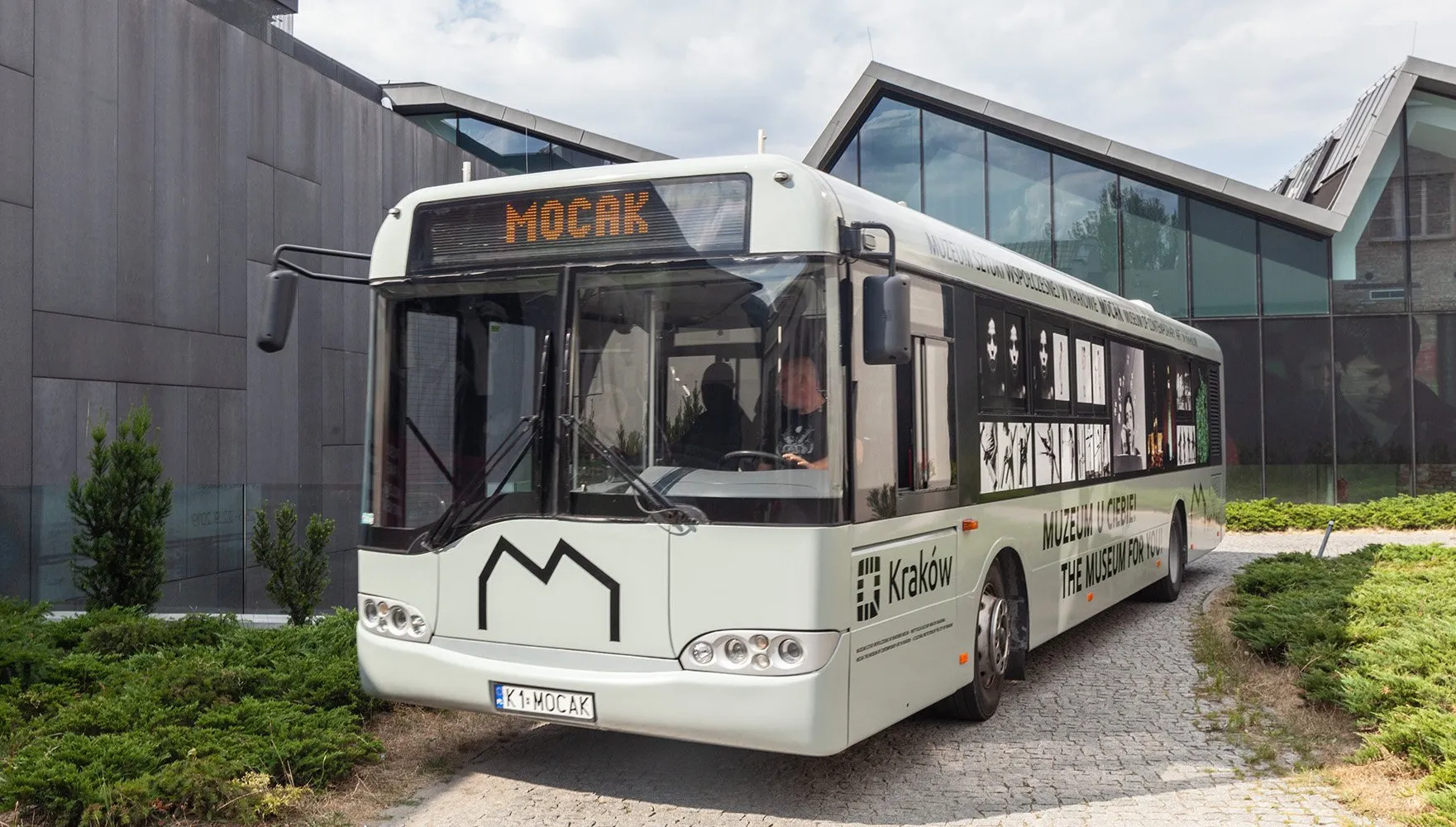 Autobus MOCAK-u rozpoczął już „tournee” po Małopolsce