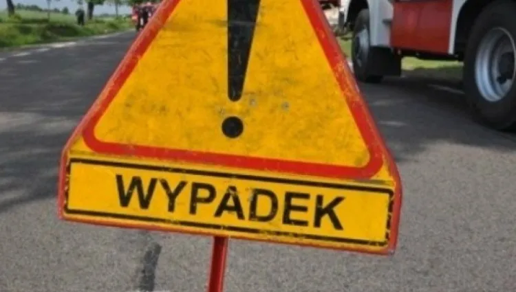 Groźny wypadek na krajowej "15". Trzy osoby ranne