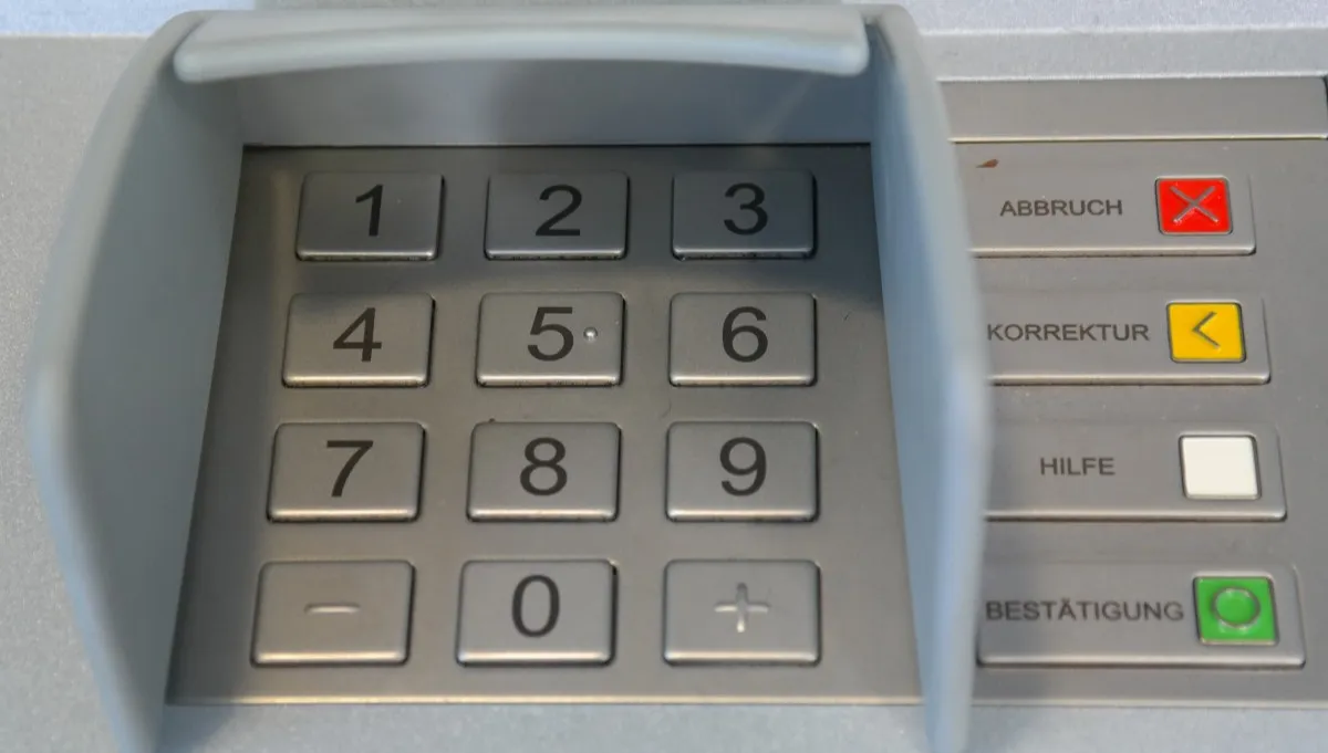Wysadzono bankomat. Policja szuka sprawców