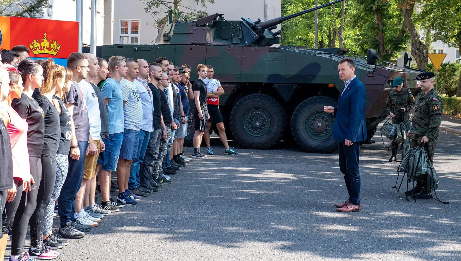 Błaszczak w Poznaniu o rekrutacji do wojska